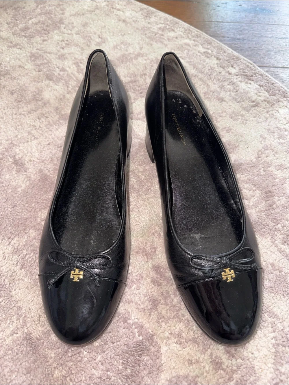 Tory Burch Women’s 8 45mm Cap-Toe Black Leather Pumps Shoes